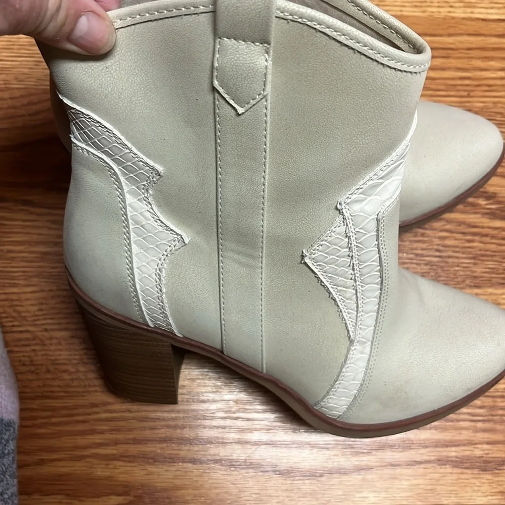 Booties - Picture 3 of 4